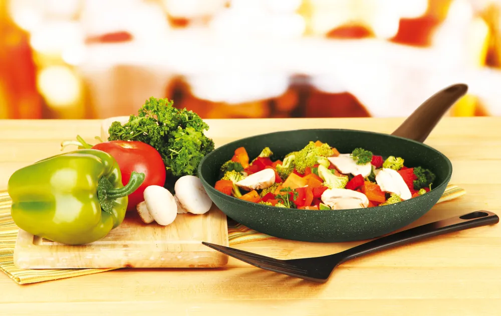 Natura Induction Wokpan Zonder Teflon>Wokpan 28cm met hout-look greep - VegeTek